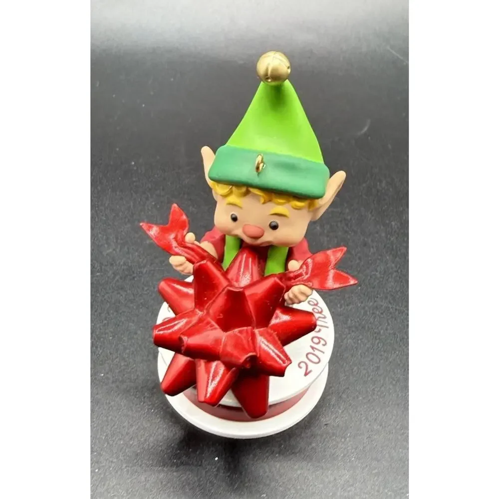 Rare Hallmark Ornament North Pole Tree Trimmers Red Bow QXR9047 No Box -Lo16